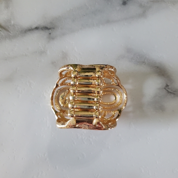Gold Tone Stretch Ring 💥3 for $24💥 - Picture 4 of 16